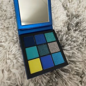 NEW huda beauty sapphire obsessions eyeshadow palette